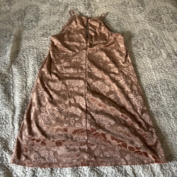 CANDIES VELVET ROSE DRESS - Picture 2 of 2
